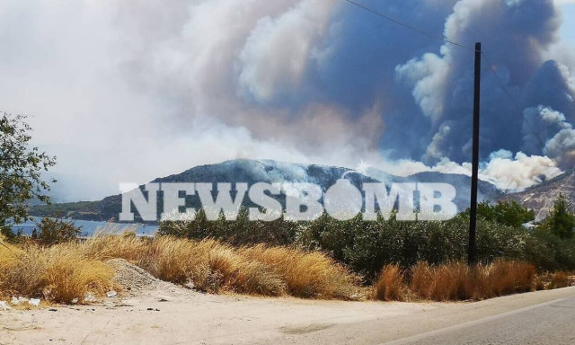 Φωτιά Κεχριές: Καίει ανεξέλεγκτη η πύρινη λαίλαπα - Κάηκαν σπίτια, εκκενώθηκαν 4 οικισμοί