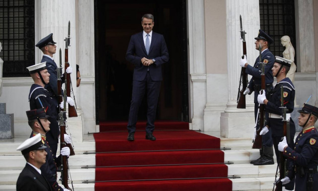 Ραγδαίες εξελίξεις: Ο Μητσοτάκης ενημερώνει τους πολιτικούς αρχηγούς για τα ελληνοτουρκικά