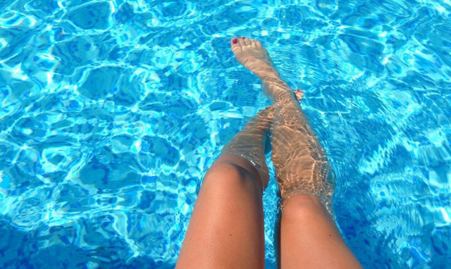 Πώς θα προστατεύσουμε την επιδερμίδα από το χλώριο της πισίνας
