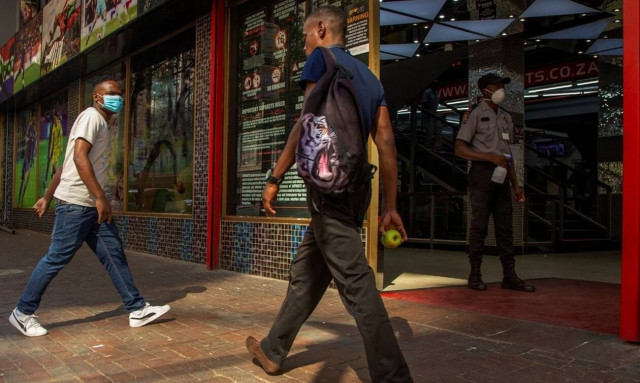 Κορονοϊός – Νότια Αφρική: Ρεκόρ 572 θανάτων εξαιτίας της COVID-19 σε 24 ώρες
