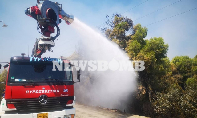 Φωτιά στις Κεχριές: Συγκλονιστικές εικόνες από τη μάχη των πυροσβεστών 