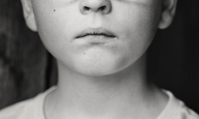 Ανάπτυξη παιδιού:Πόσο επηρεάζεται όταν οι γονείς λείπουν ώρες απ' το σπίτι