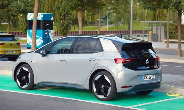 Είναι τελικά φτηνή η ταχυφόρτιση ενός ηλεκτρικού αυτοκινήτου;