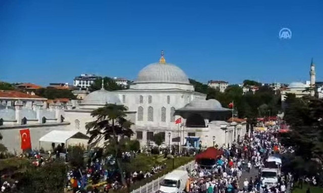 Αγία Σοφία: LIVE εικόνα έξω από το μνημείο - Σήμερα γίνεται τζαμί μετά από 86 χρόνια