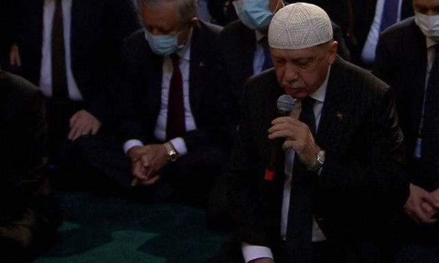 Αγία Σοφία: Βέβηλο και ανιστόρητο σόου από τον Ερντογάν με προσευχές, Κοράνι και Μωάμεθ