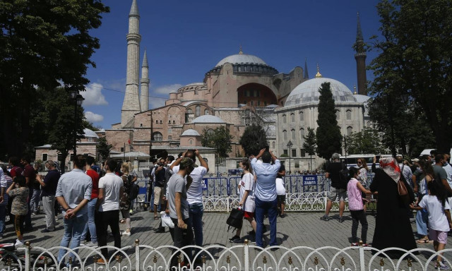 Αγία Σοφία: Τα «συλλεκτικά νομίσματα» του Ερντογάν για τη φιέστα της ντροπής