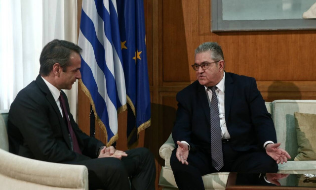 Συνάντηση Μητσοτάκη-Κουτσούμπα για ελληνοτουρκικά: Ο διάλογος για τις «αγκωνιές» και το... εσπρεσάκι