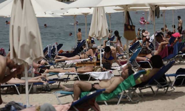 Καιρός : Στο «κόκκινο» ο υδράργυρος – Μέχρι 38 βαθμούς η θερμοκρασία