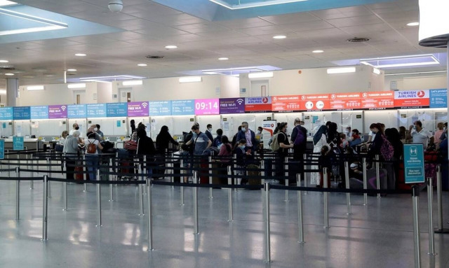 Βρετανία: Σε καραντίνα όλοι οι ταξιδιώτες από την Ισπανία