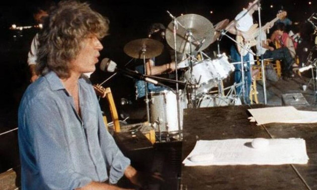 Το πάρτι που έγραψε ιστορία - Ο Λουκιανός στη Βουλιαγμένη με 50.000 κόσμο