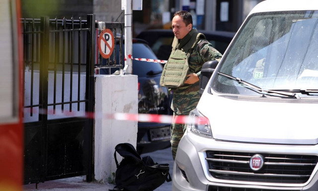 Κερατσίνι: Απομακρύνθηκε η χειροβομβίδα που αναστάτωσε την περιοχή (pics&vid)