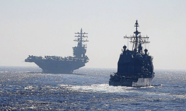 Γελοιοποιήθηκαν οι Τούρκοι στο Αιγαίο: Εικόνες από το «Αϊζενχάουερ» με ελληνικά F-16 και φρεγάτες