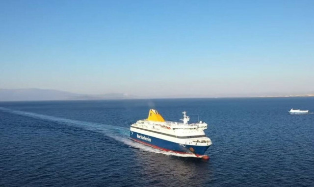 Χίος: Οι μανούβρες και τα βεγγαλικά που συγκίνησαν