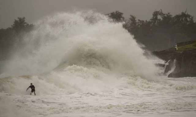 Χαβάη: Περιμένοντας τον τυφώνα Douglas (pics)