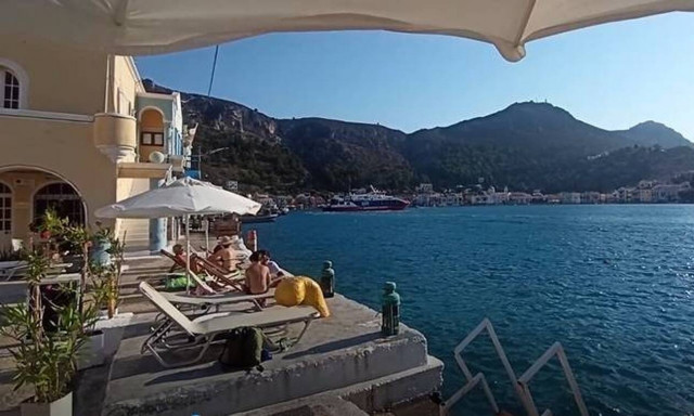 Το Newsbomb.gr στο Καστελόριζο: Με τον καπετάν Κώστα στην ελληνοτουρκική οριογραμμή