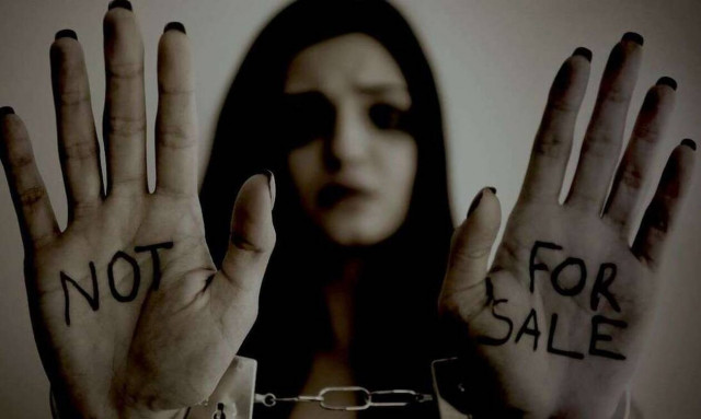 Κόλαση για 20χρονη: Την ανάγκαζαν να εκδίδεται καθημερινά