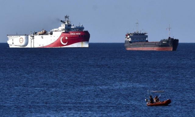 Ομολογία ήττας από την Άγκυρα: «Παγώνουμε τις έρευνες στο Αιγαίο, ας περιμένουμε»