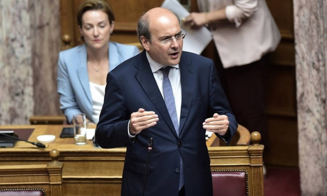 Ηλεκτρικά οχήματα - Χατζηδάκης: Από 24 Αυγούστου το πρόγραμμα επιδότησης αγοράς - Δείτε τα ποσά