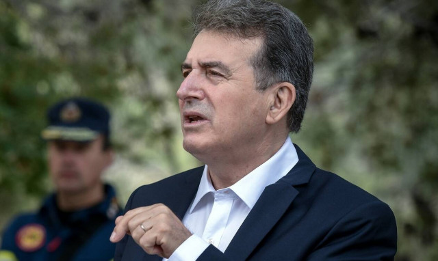 Κορονοϊός: Στη Μύκονο ο Χρυσοχοΐδης για τα πάρτι συνωστισμού (pics)