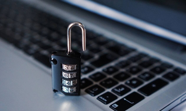 Απίστευτες απάτες: Έτσι αποσπούν λεφτά από τον λογαριασμό μας - Τα πιο συνηθισμένα κόλπα