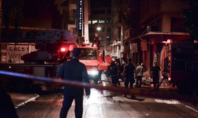 Αττική: Φωτιά σε κατάστημα στην Πατησίων