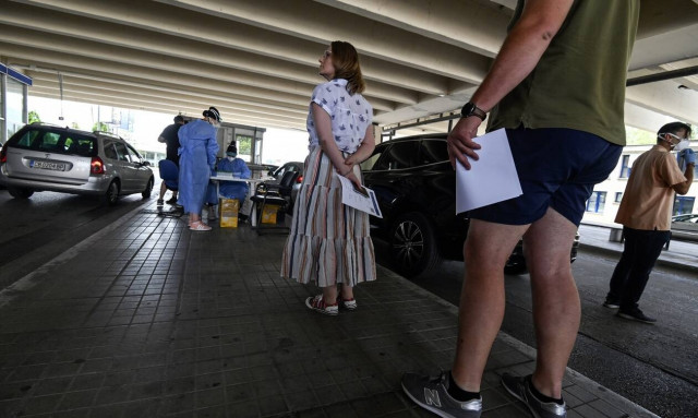 Κορονοϊός: Ιούλιος όπως… Απρίλιος! 23 από τα 57 κρούσματα σε Αθήνα και Θεσσαλονίκη