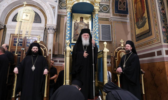 Αρχιεπίσκοπος Ιερώνυμος: «Ναι» στις μάσκες στις εκκλησίες αν το συνιστούν οι ειδικοί