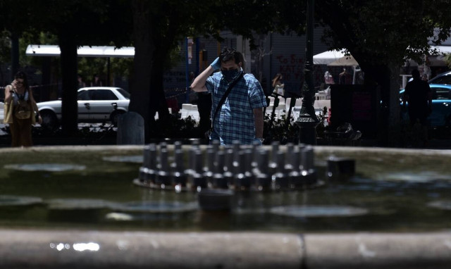 Καιρός: «Καμίνι» η χώρα - Πότε θα κορυφωθεί το κύμα ζέστης