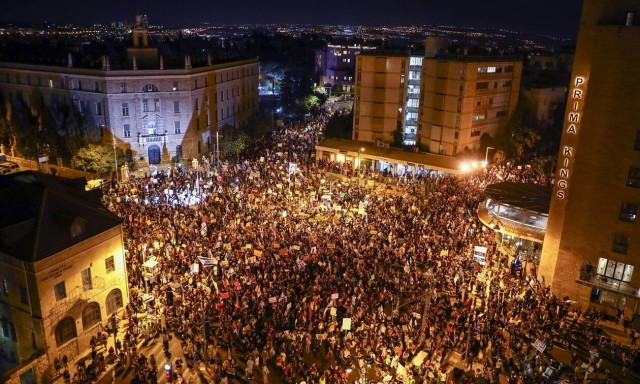 Ισραήλ: Στους δρόμους χιλιάδες πολίτες για να διαδηλώσουν κατά του Νετανιάχου
