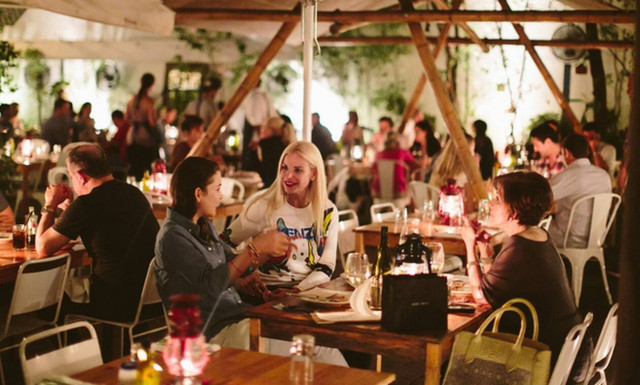 Πρώην σερβιτόροι σε συμβουλεύουν τι να μην τρως σε ταβέρνες