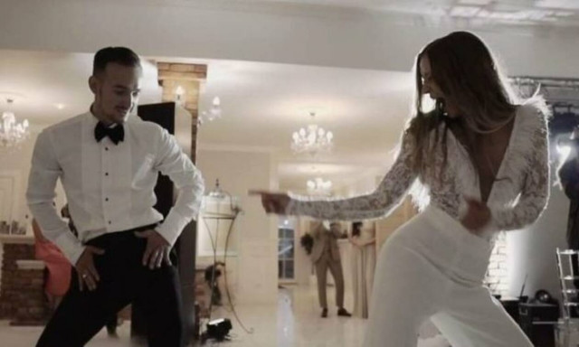 Νύφη και γαμπρός ξεσαλώνουν όσο δεν φαντάζεστε! (video)