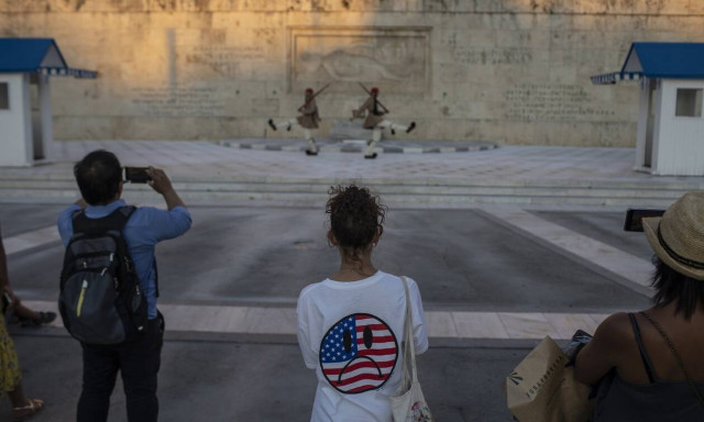 Κορονοϊός: Όλη η χώρα σε επιφυλακή – Οι μάσκες και τα μέτρα που ισχύουν από σήμερα