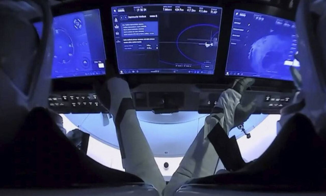 ΗΠΑ: Η κάψουλα της SpaceX επέστρεψε στη Γη