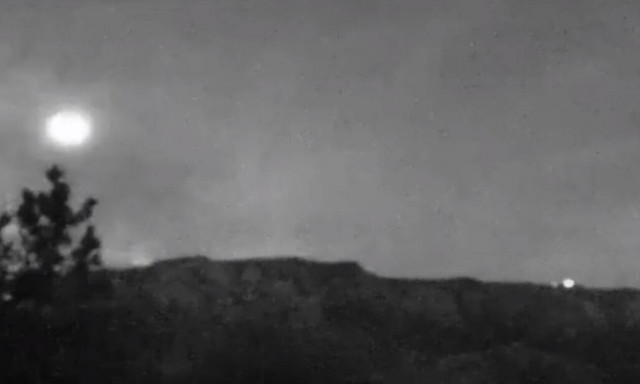 Viral: Είναι αυτό διαστημόπλοιο; - Το video που έχει «ρίξει» το διαδίκτυο