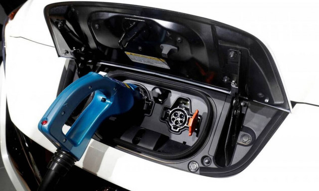 Ηλεκτρικά οχήματα: Πώς θα πάρω επιδότηση; Αυτά είναι τα δέκα βήματα που πρέπει να κάνεις