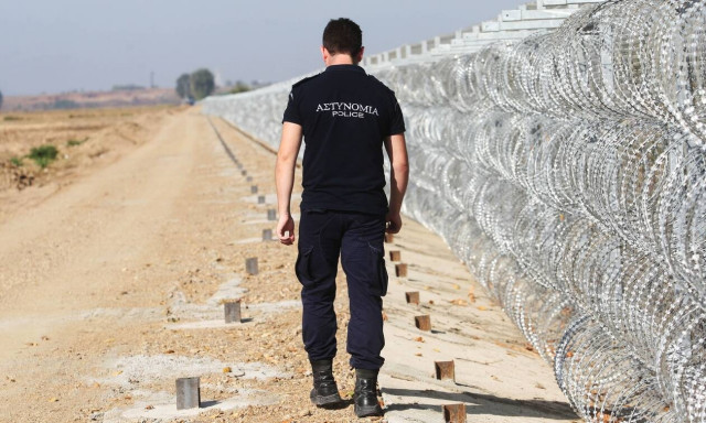 Έβρος: Δεν περνάει τίποτα! Νέος φράχτης 27 χιλιομέτρων - Παντού κάμερες και συρματοπλέγματα