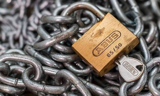 Καμένα Βούρλα: «Λουκέτο» σε νυχτερινό κέντρο για πάρτι συνωστισμού