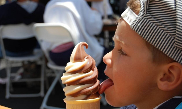 Τι προσφέρουν τα φρούτα και το παγωτό στα παιδιά; 