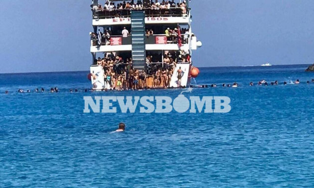 Ρεπορτάζ Newsbomb.gr – Κορονοϊός: Απίστευτος συνωστισμός σε καραβάκι στο Πόρτο Κατσίκι