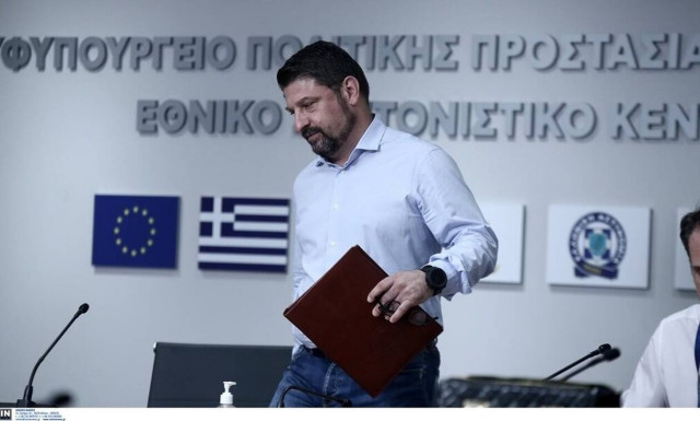 Κορονοϊός: Νέα μέτρα ανακοίνωσε ο Χαρδαλιάς - Όριο 100 ατόμων σε γάμους, βαπτίσεις, κηδείες