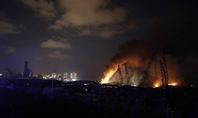 Βηρυτός - LIVE: Ισοπεδώθηκε η πόλη - Δεκάδες νεκροί από τις φονικές εκρήξεις σε αποθήκες εκρηκτικών