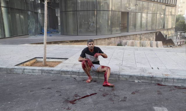 Ισχυρές εκρήξεις στη Βηρυτό - Ακούστηκαν μέχρι την Κύπρο (vids)