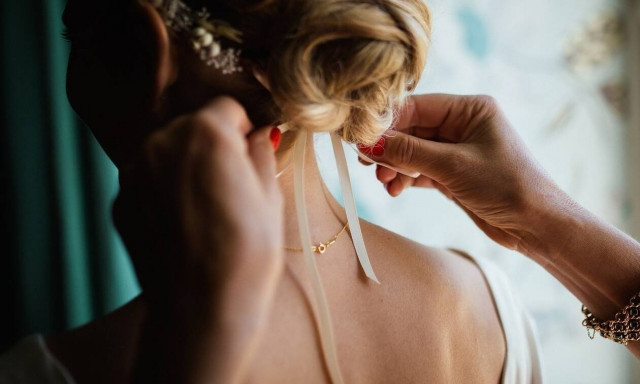 Γάμος στα χρόνια του κορονοϊού! Δείτε τι έκανε νύφη για να προστατευθεί από τον ιό (pics)