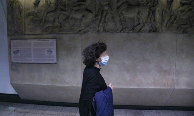 Κορονοϊός: Ποιος υπουργός πήγε με το Μετρό στο γραφείο του