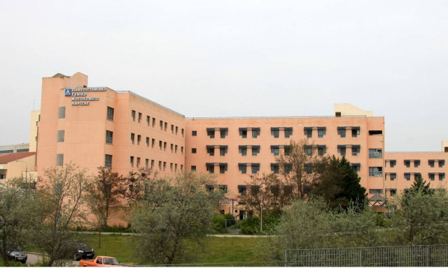 Κορονοϊός - Συναγερμός στη Λάρισα: Θετικοί δύο γιατροί  