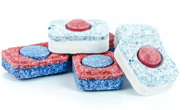 Μωρό έφαγε ταμπλέτα απορρυπαντικού - Μάχη για να κρατηθεί στη ζωή