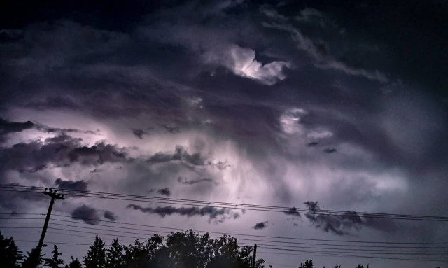 Καιρός: Η «Θάλεια» σκεπάζει την Ελλάδα  - Πού θα «χτυπήσει» σήμερα (ΧΑΡΤΕΣ)