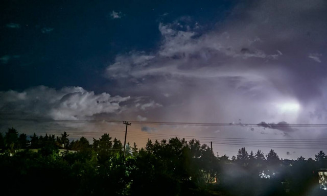 «Αγριεύει» ο καιρός: Καταιγίδες, χαλάζι και πτώση θερμοκρασίας την Παρασκευή