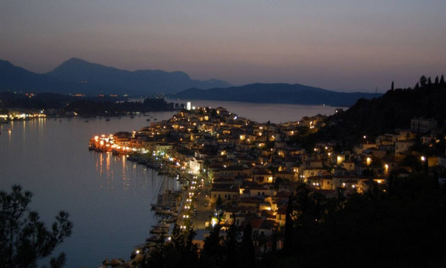 Πρώτο μερικό lockdown στον Πόρο: Έκτακτα μέτρα στα καταστήματα - Τέλος οι λιτανείες