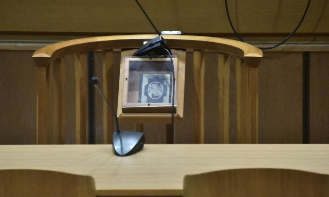 Ρόδος: Πάει στα δικαστήρια την κόρη της λόγω… αχαριστίας